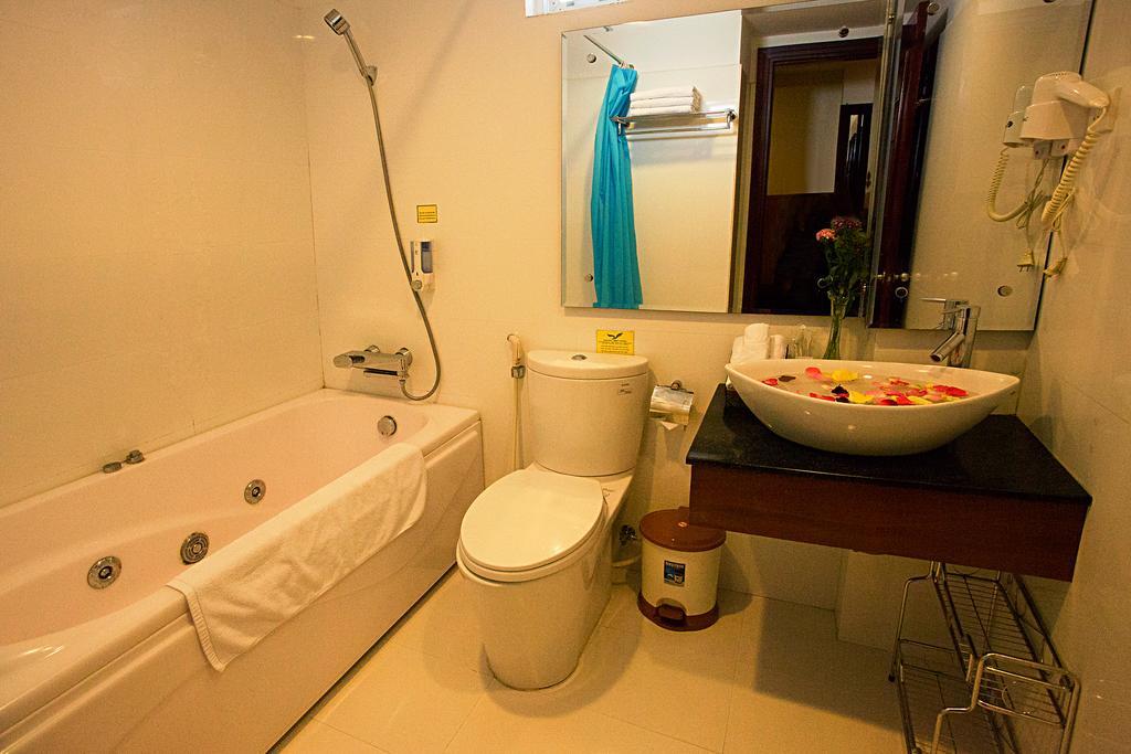 Golden Rain Hotel - Hoang Vu Нячанг Номер фото
