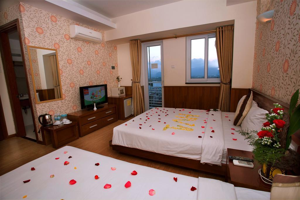 Golden Rain Hotel - Hoang Vu Нячанг Экстерьер фото