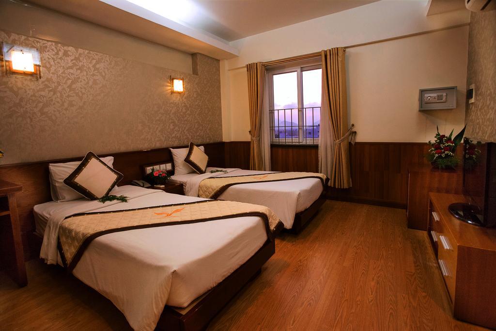 Golden Rain Hotel - Hoang Vu Нячанг Номер фото