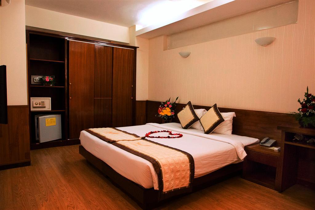 Golden Rain Hotel - Hoang Vu Нячанг Номер фото
