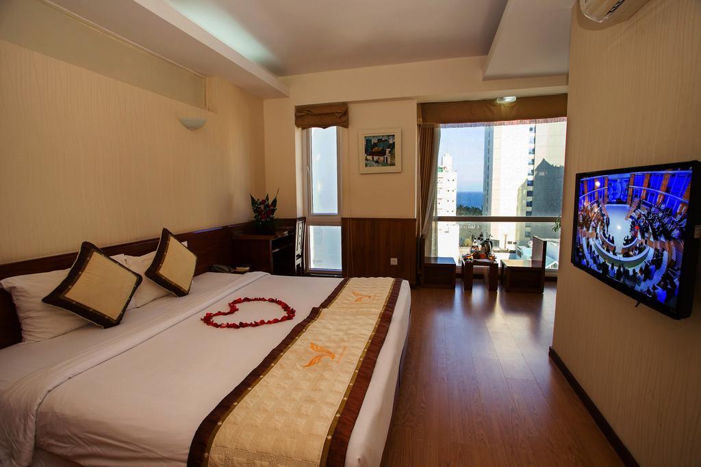 Golden Rain Hotel - Hoang Vu Нячанг Номер фото